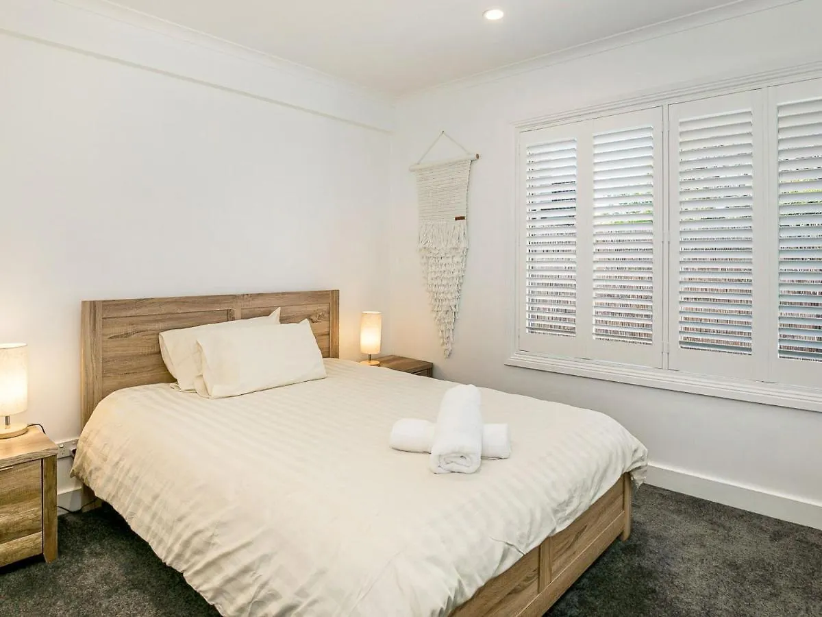 The At 222 Cowes
