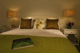 Holmwood 4*