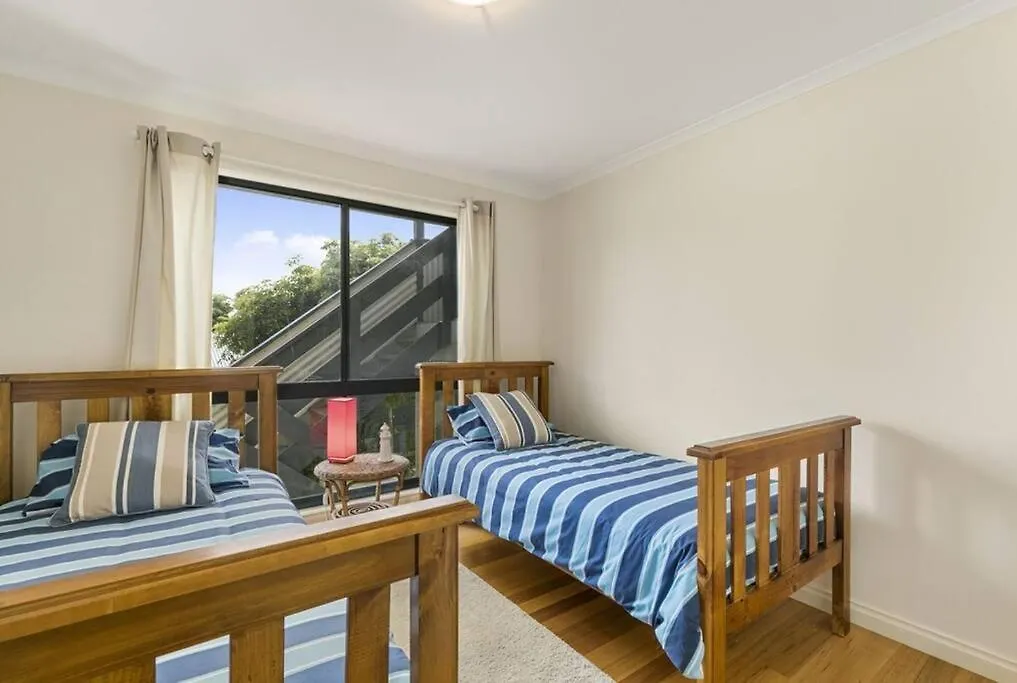 Phillip Island Time - Large With Self-contained Sleeps 11 Holiday home Cowes