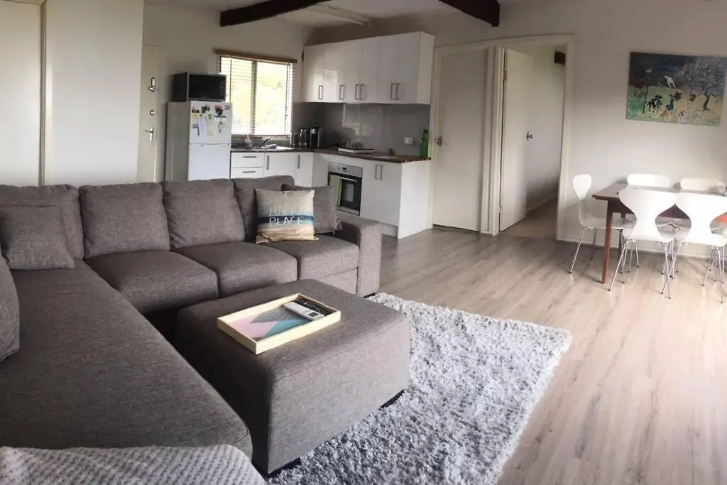 Yolo- Beach-house Views, Near Penguins, Nbn! Holiday home