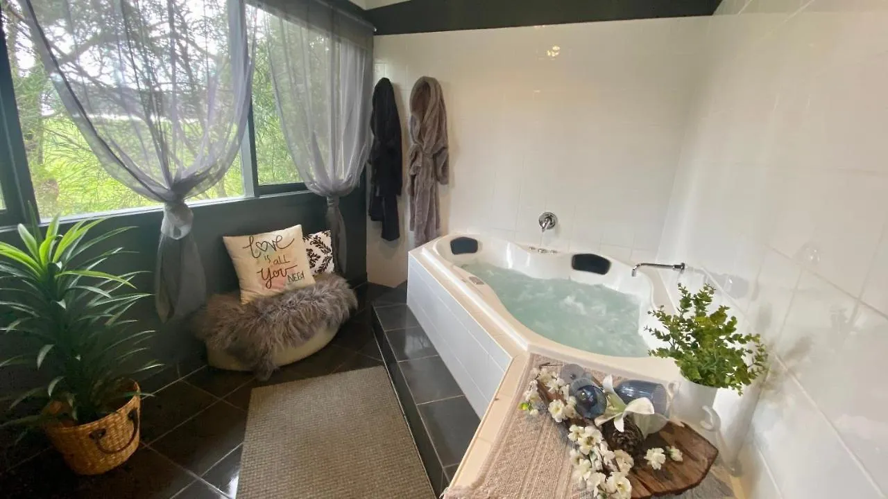 Couple's Luxury Retreat Cowes
