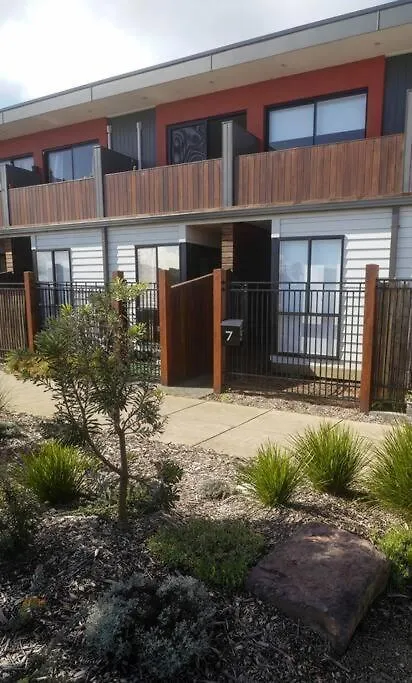 Modern Air-conditioned 3-bedroom Townhouse In Centre Of