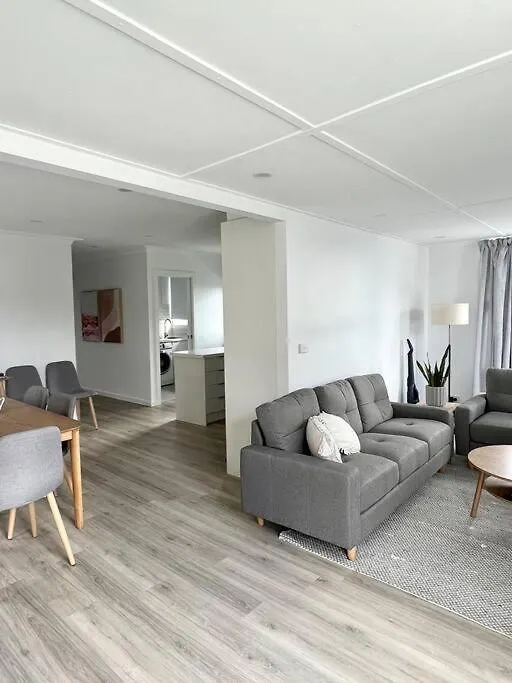 Pet Friendly, Family Close To Town Cowes