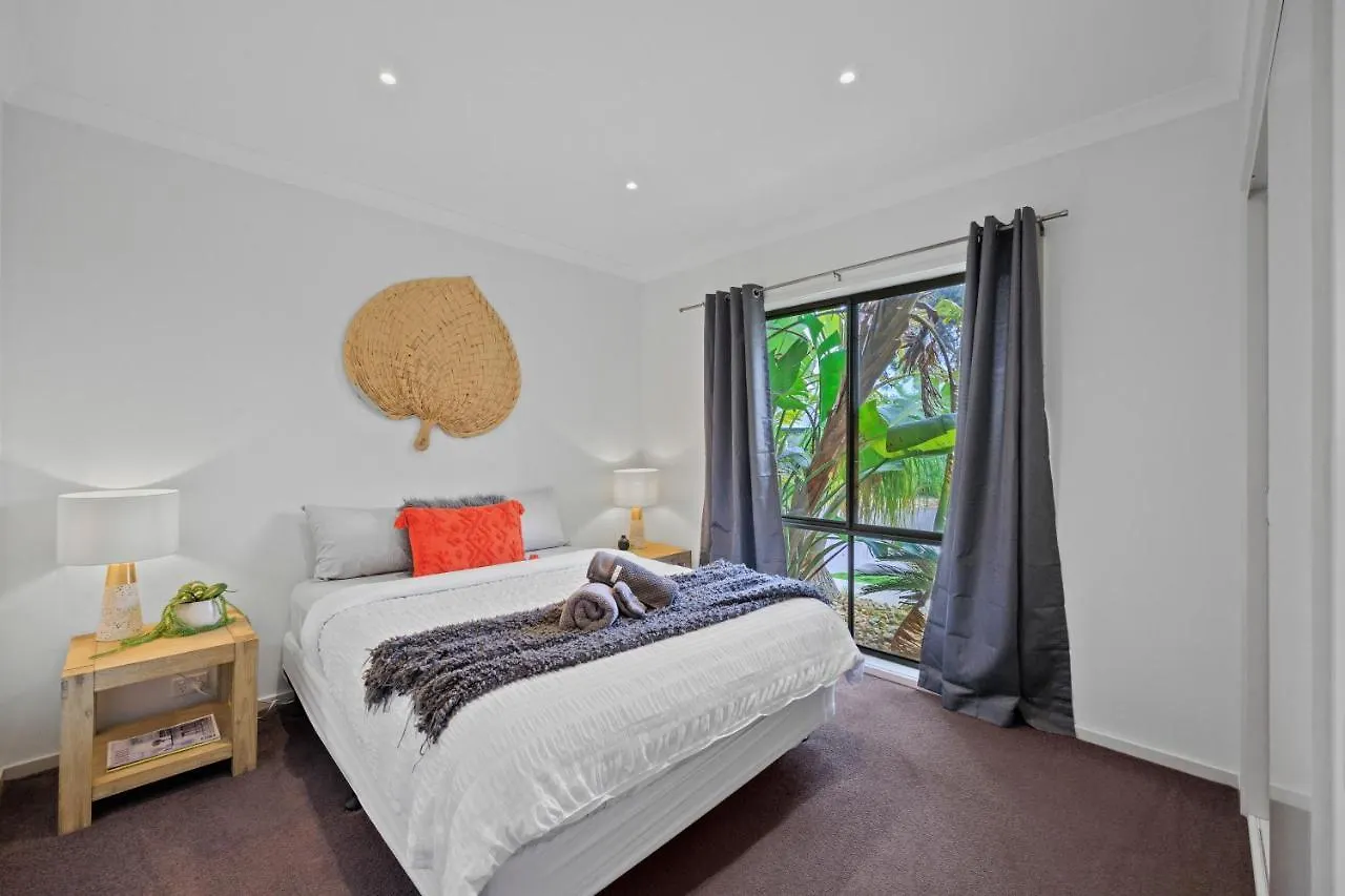 Villa Island Cove