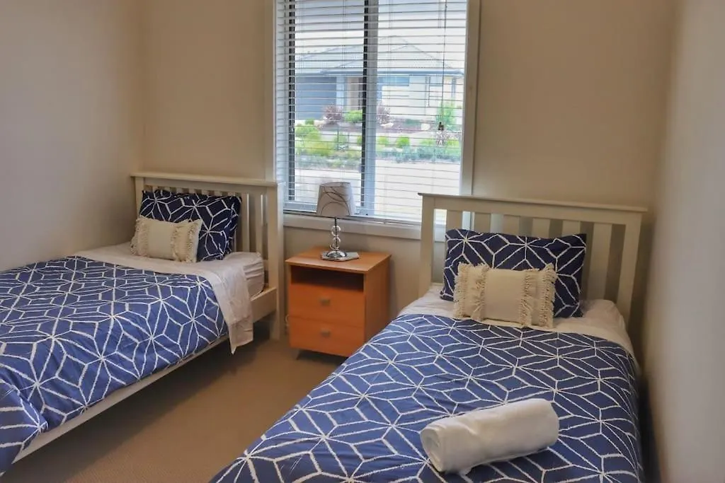 Seafoam, Cowes, New Home, Fast Nbn Wifi Holiday home