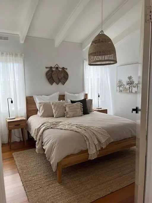Casa Rossi - Coastal Gem Only 300 Metres From The Beautiful Red Rocks - Cowes, Phillip Island Holiday home Cowes