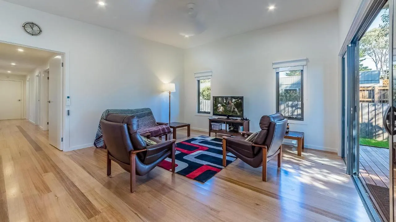 3-201 Thompson Avenue, Holiday home