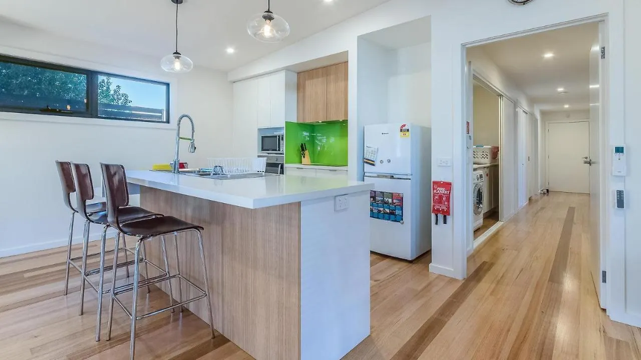 3-201 Thompson Avenue, Cowes