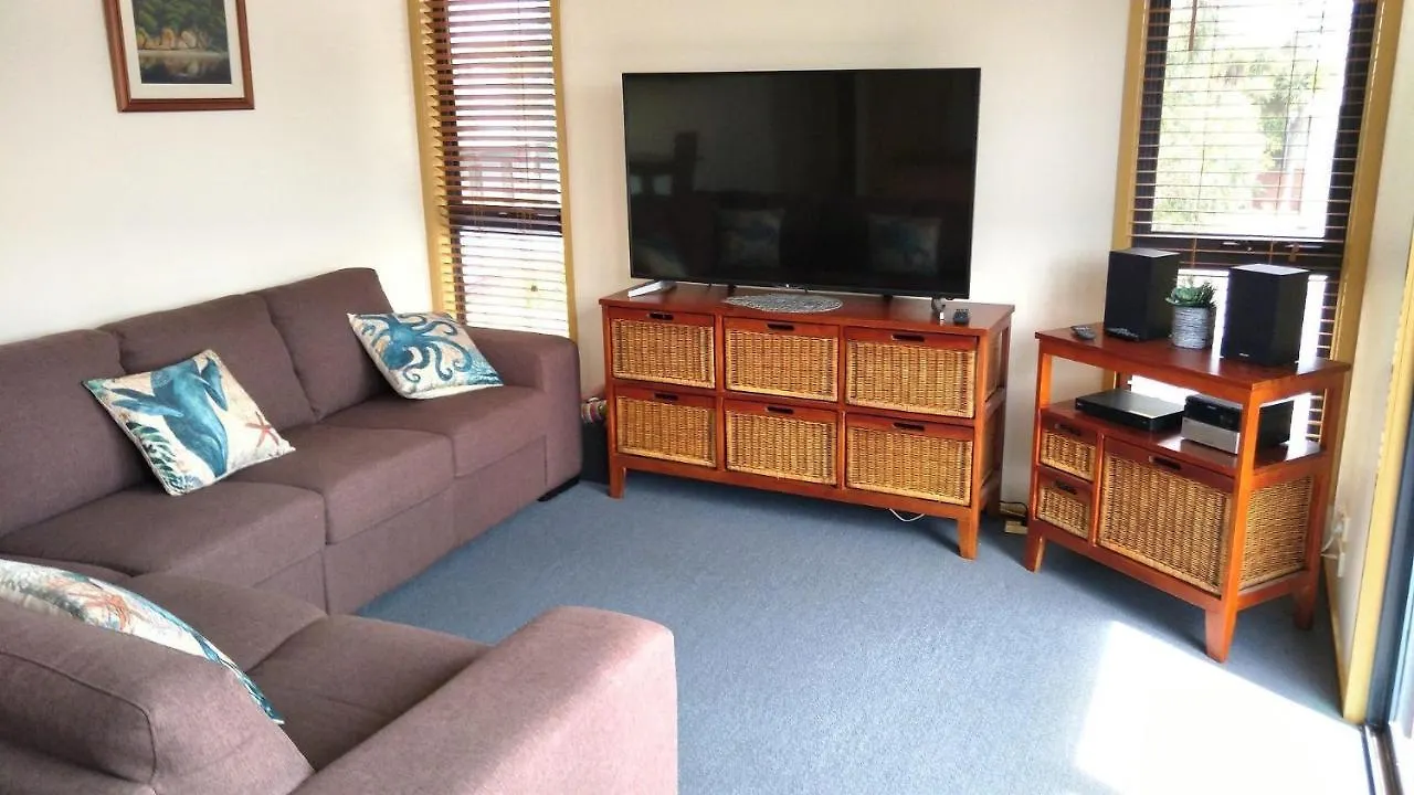 7 Matthew Court, Holiday home