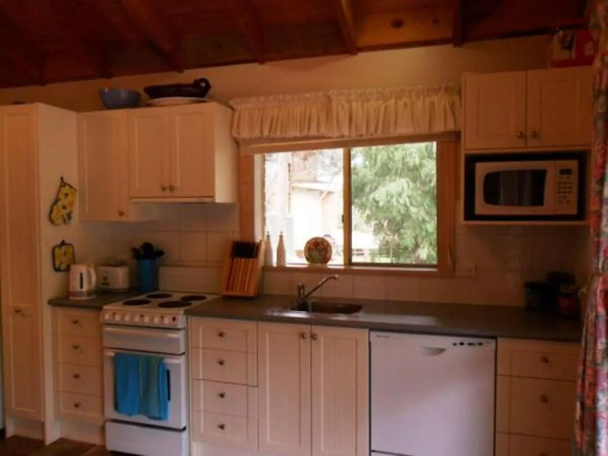 13 Anchorage Road * Ventnor