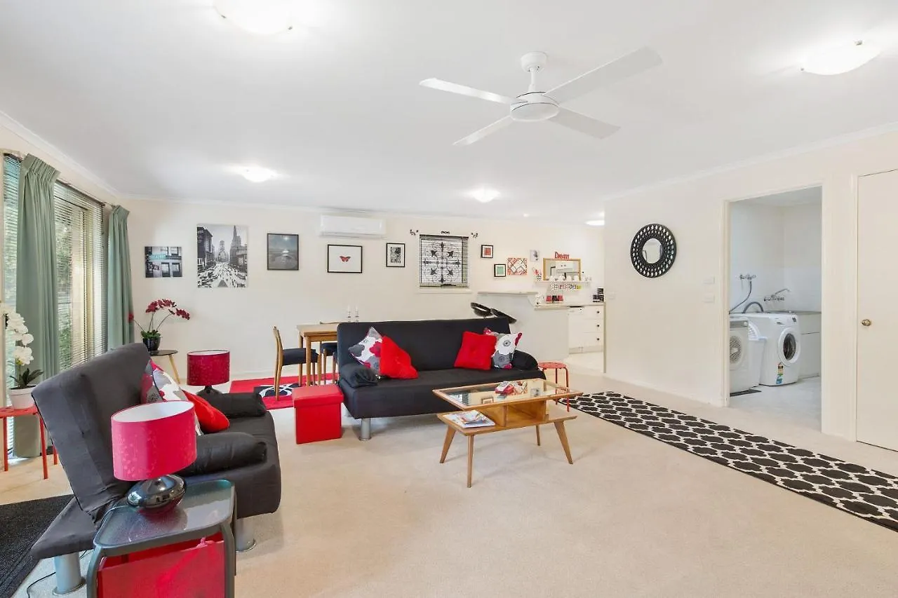 Unit 2 At 13 To 15 Redwood Drive