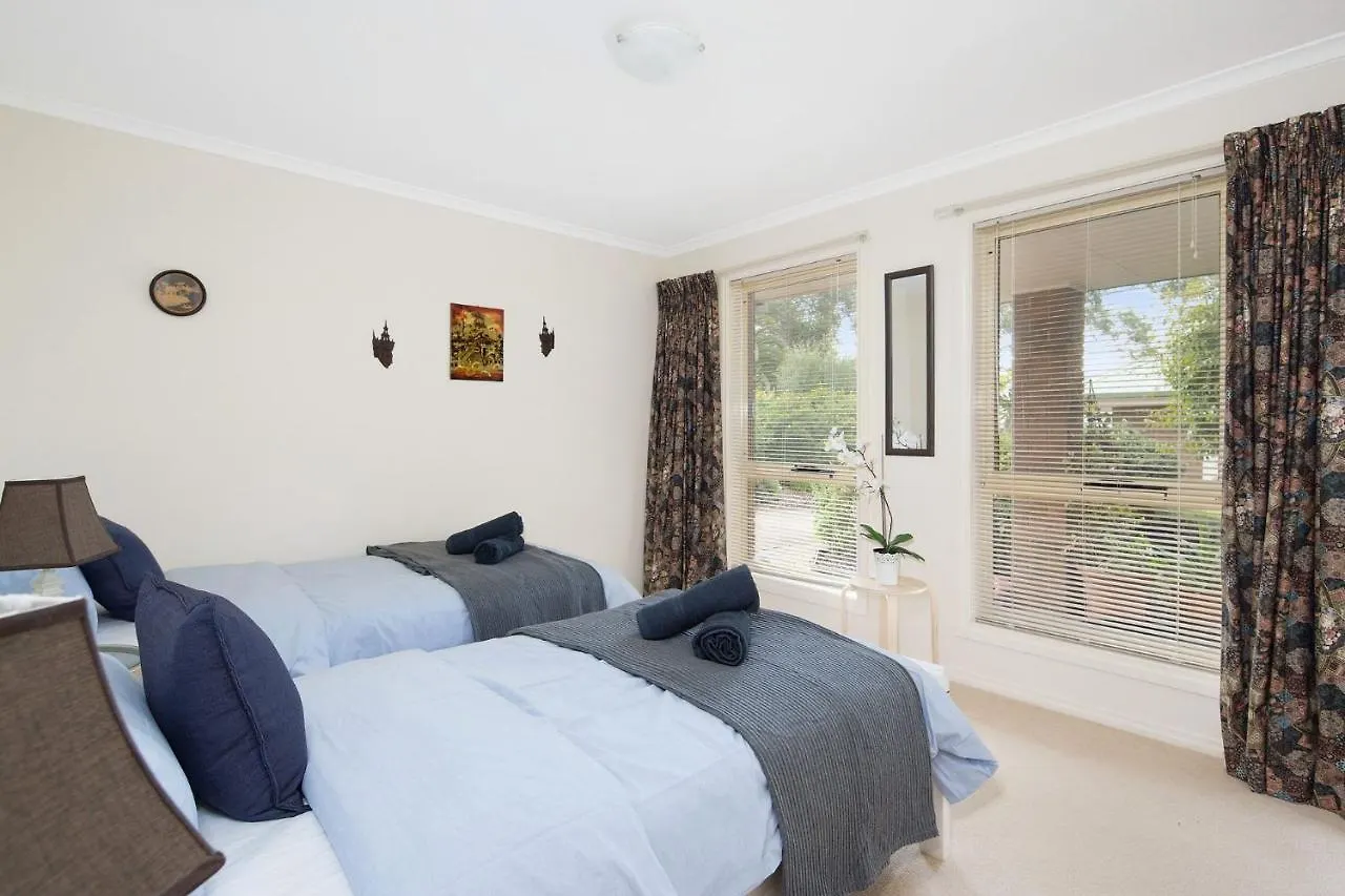 Unit 2 At 13 To 15 Redwood Drive * Cowes