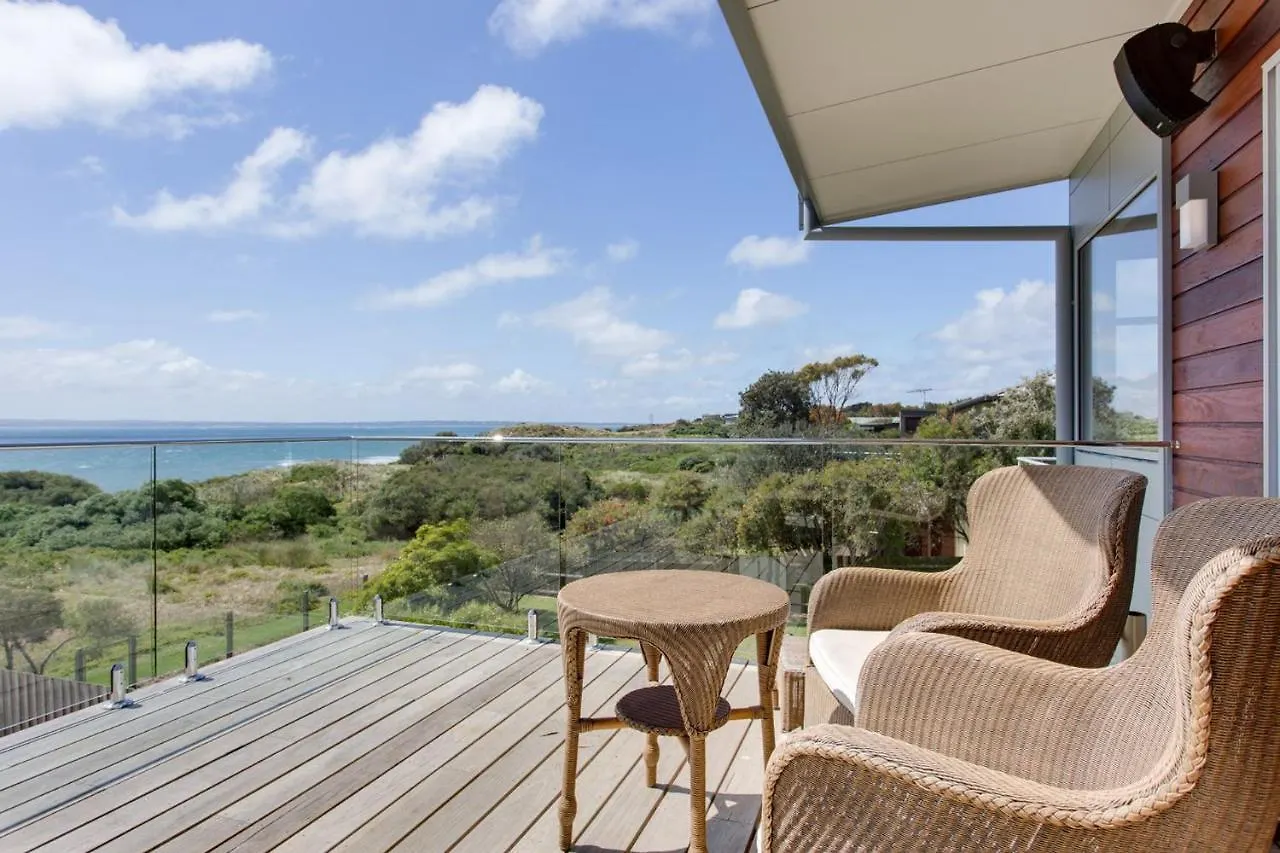 32 Cadogan Ave Holiday home *