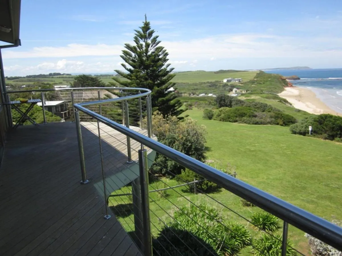 41 Waikiki Crescent *