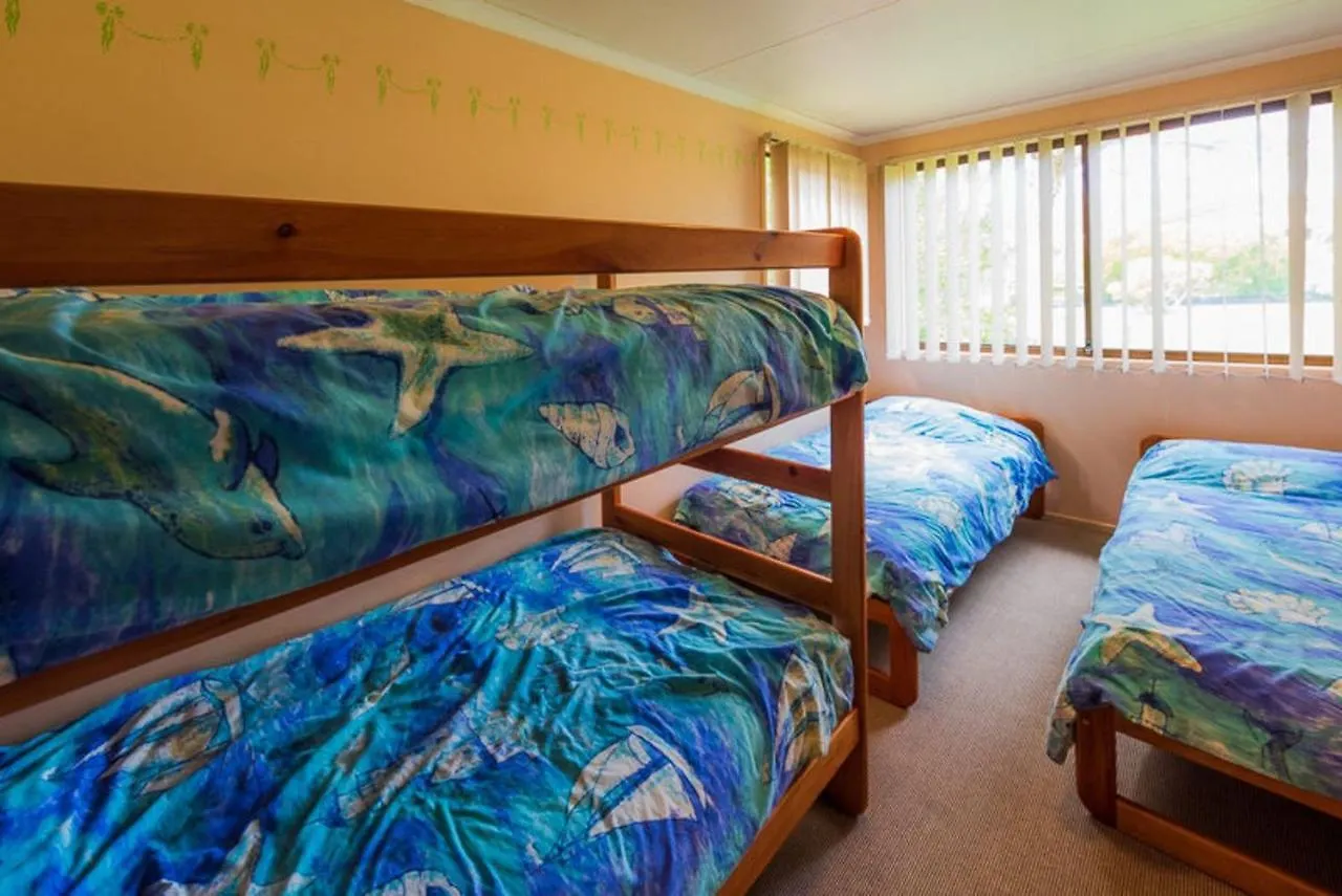 Holiday home 6 Kirra Avenue *