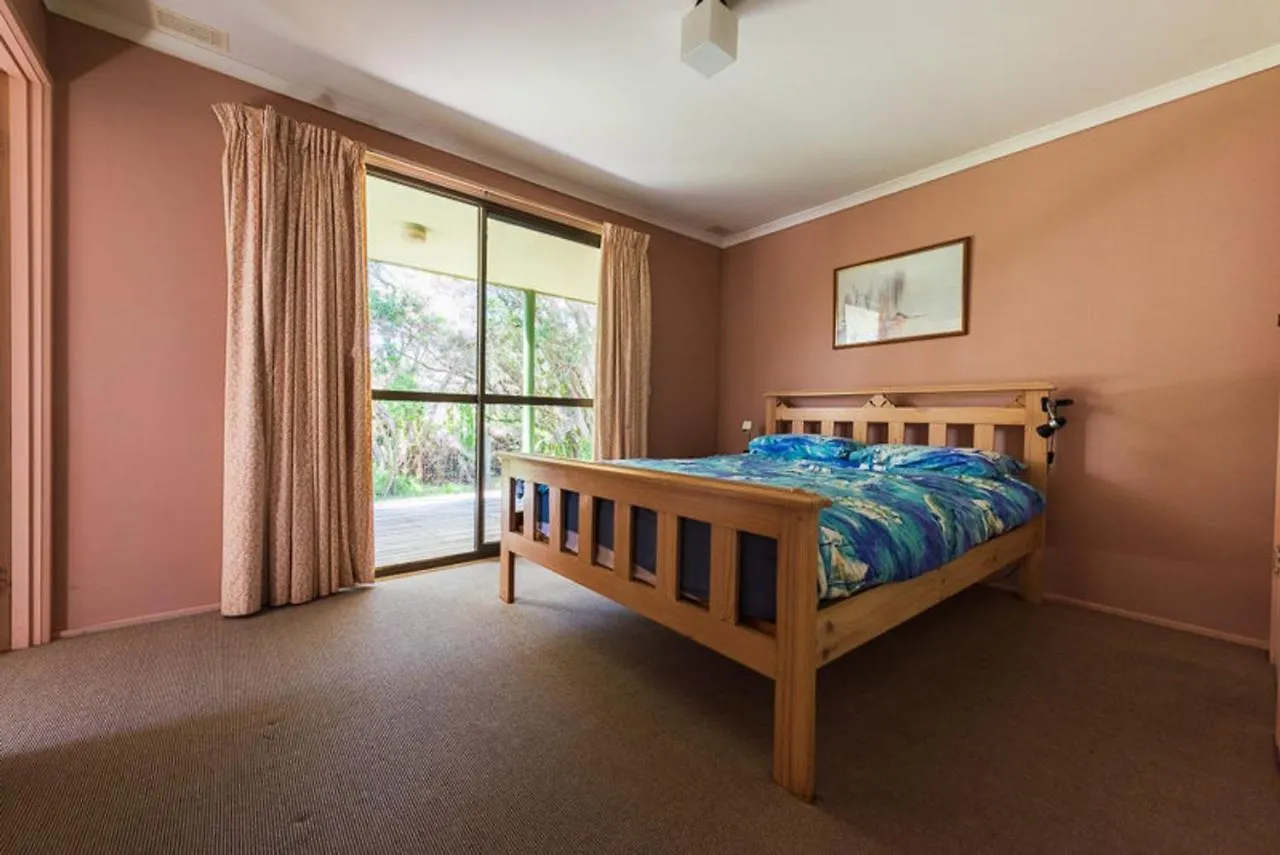 6 Kirra Avenue *
