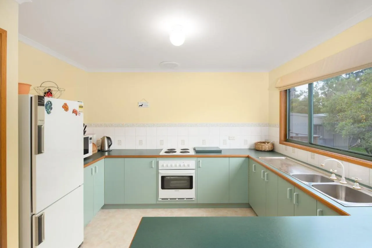2 Roydon Road