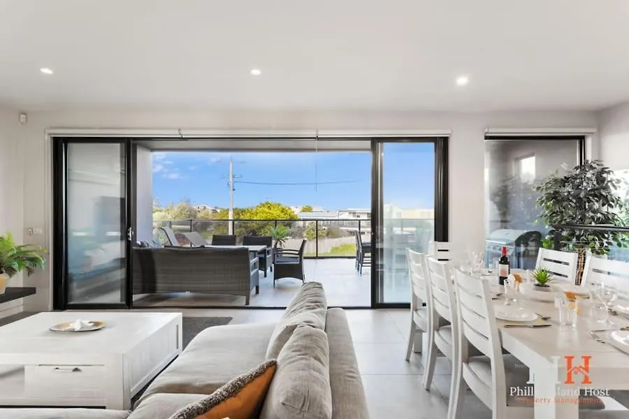 Holiday home Luxurious Close To The