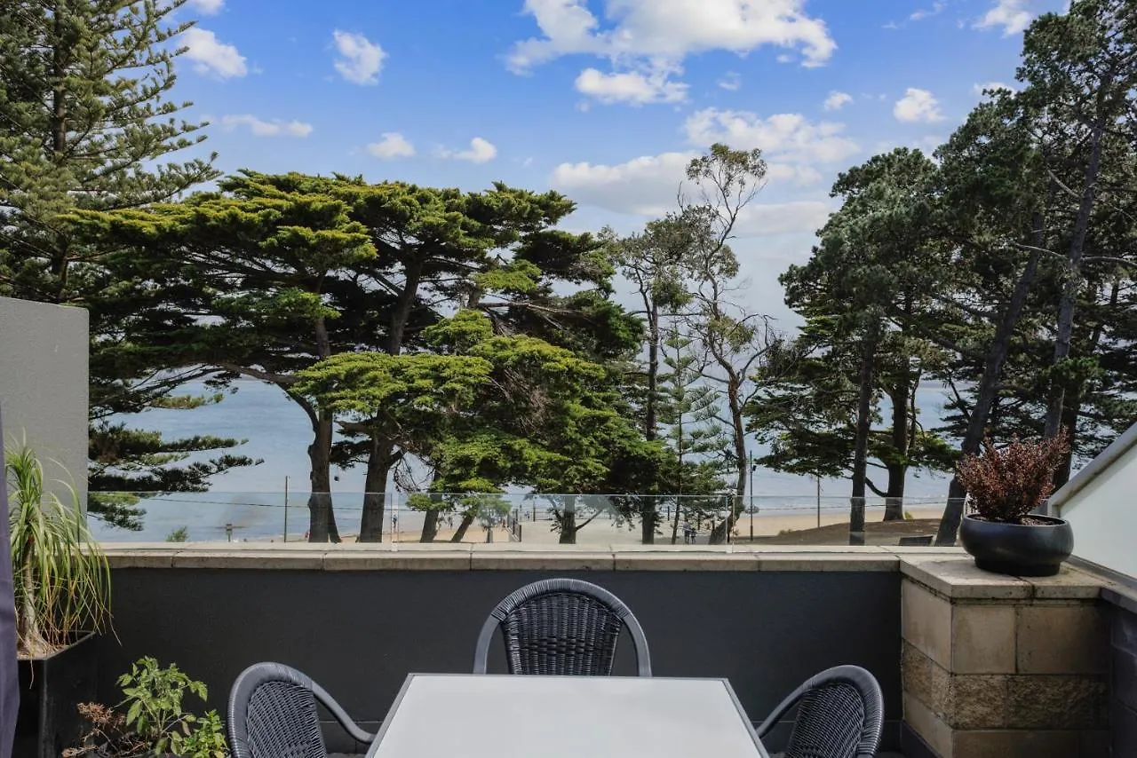 The Summerhouse - Beachfront & Wifi *