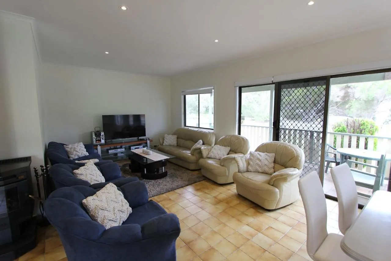 34 Hobsons Parade * Cowes