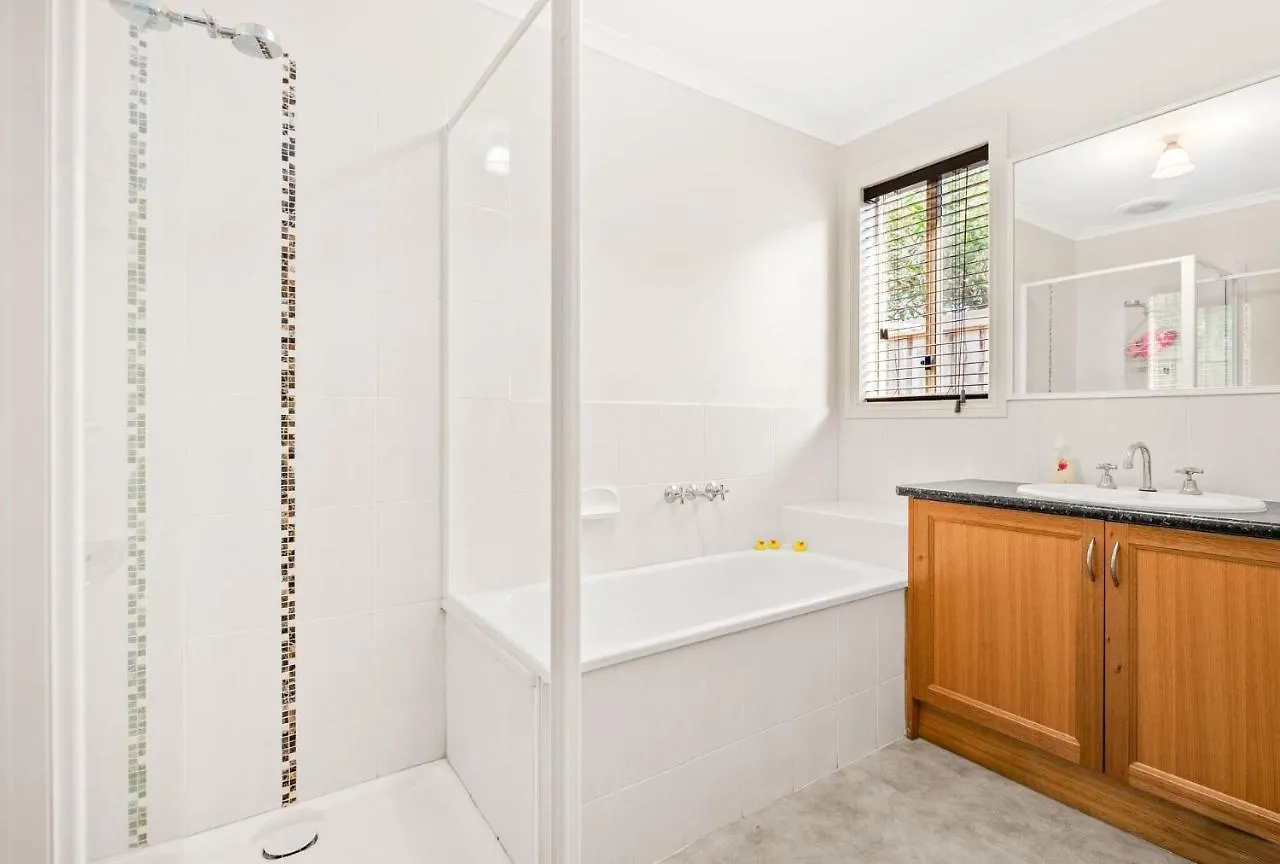 9 Kingfisher Way,