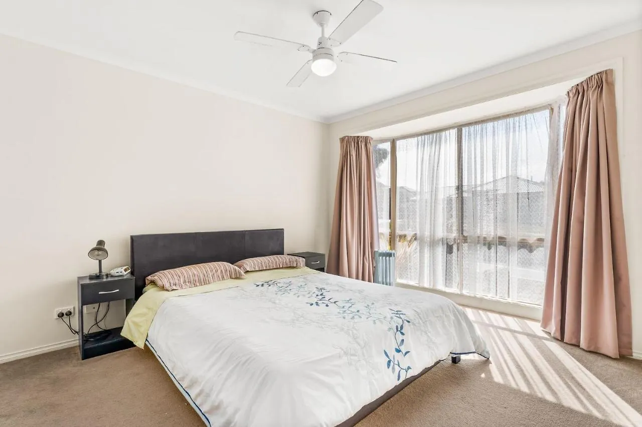 Holiday home 9 Kingfisher Way, Cowes
