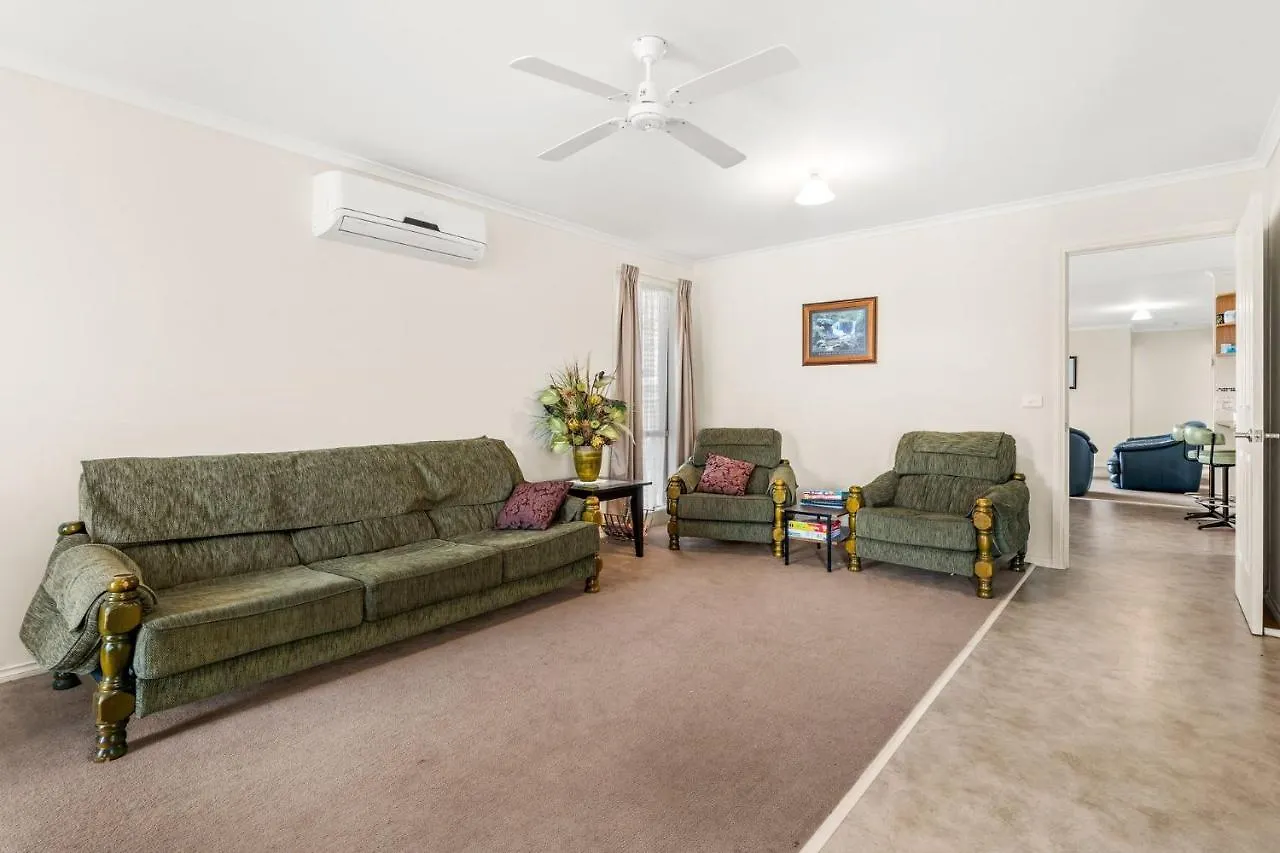 9 Kingfisher Way, Holiday home Cowes