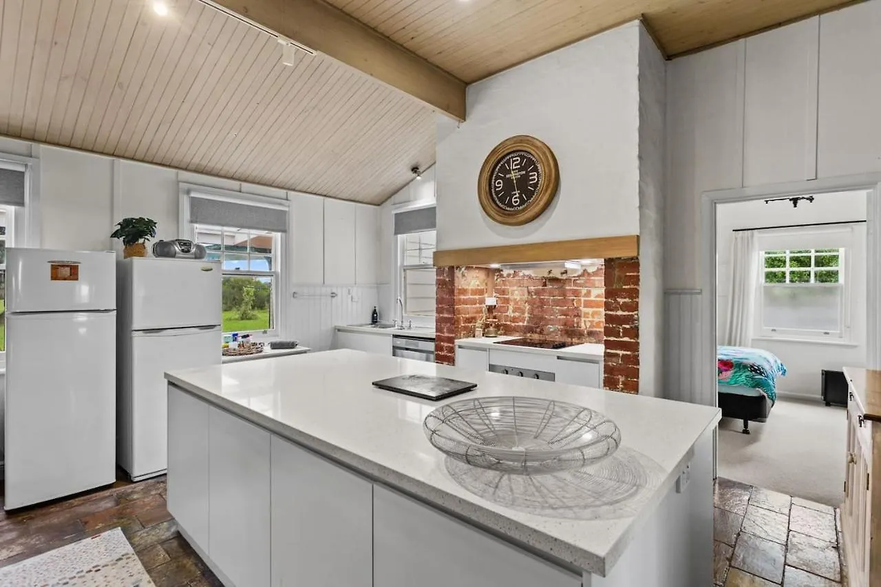 Holiday home Charm - Coastal Comforts And Country Views