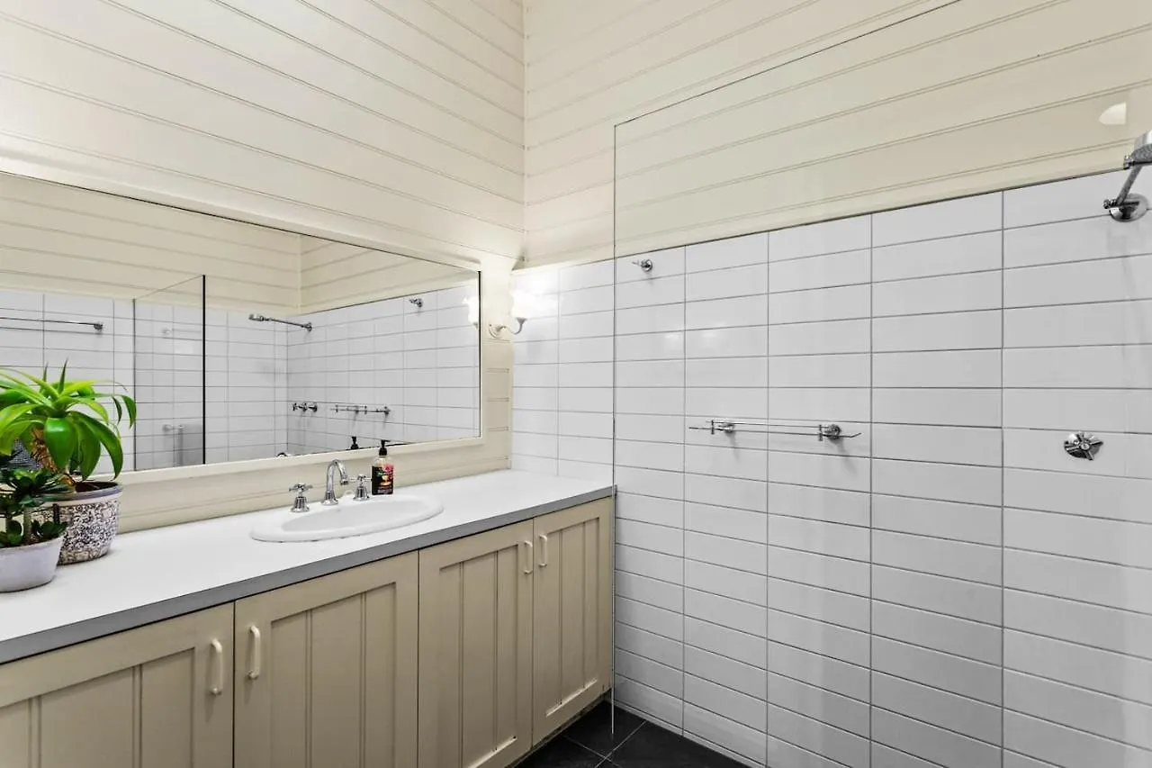 Holiday home Charm - Coastal Comforts And Country Views Cowes