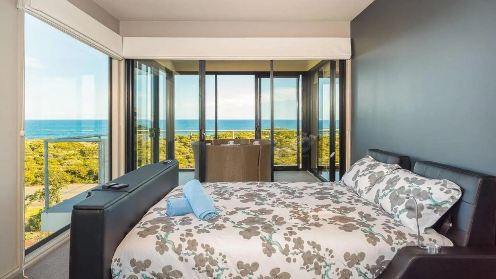 Amazing Views By Ready Set Holiday home
