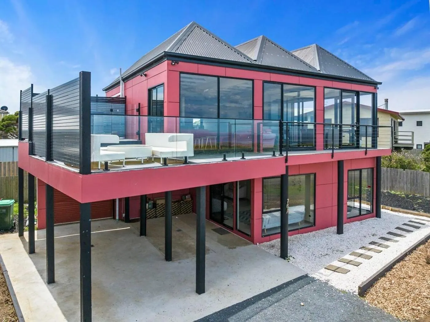 Amazing Views By Ready Set Holiday home Surf Beach