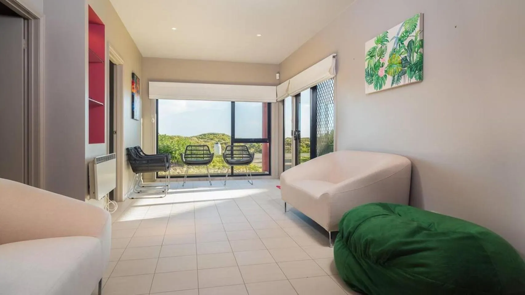 Amazing Views By Ready Set Holiday home Surf Beach