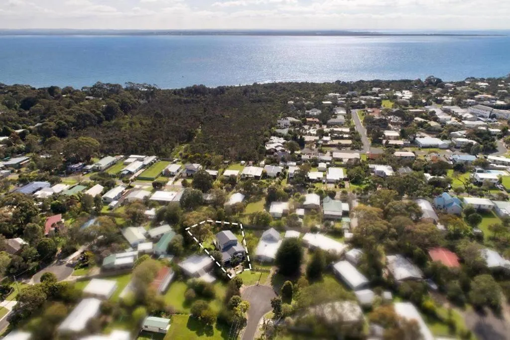 Bay Breeze Retreat Holiday home