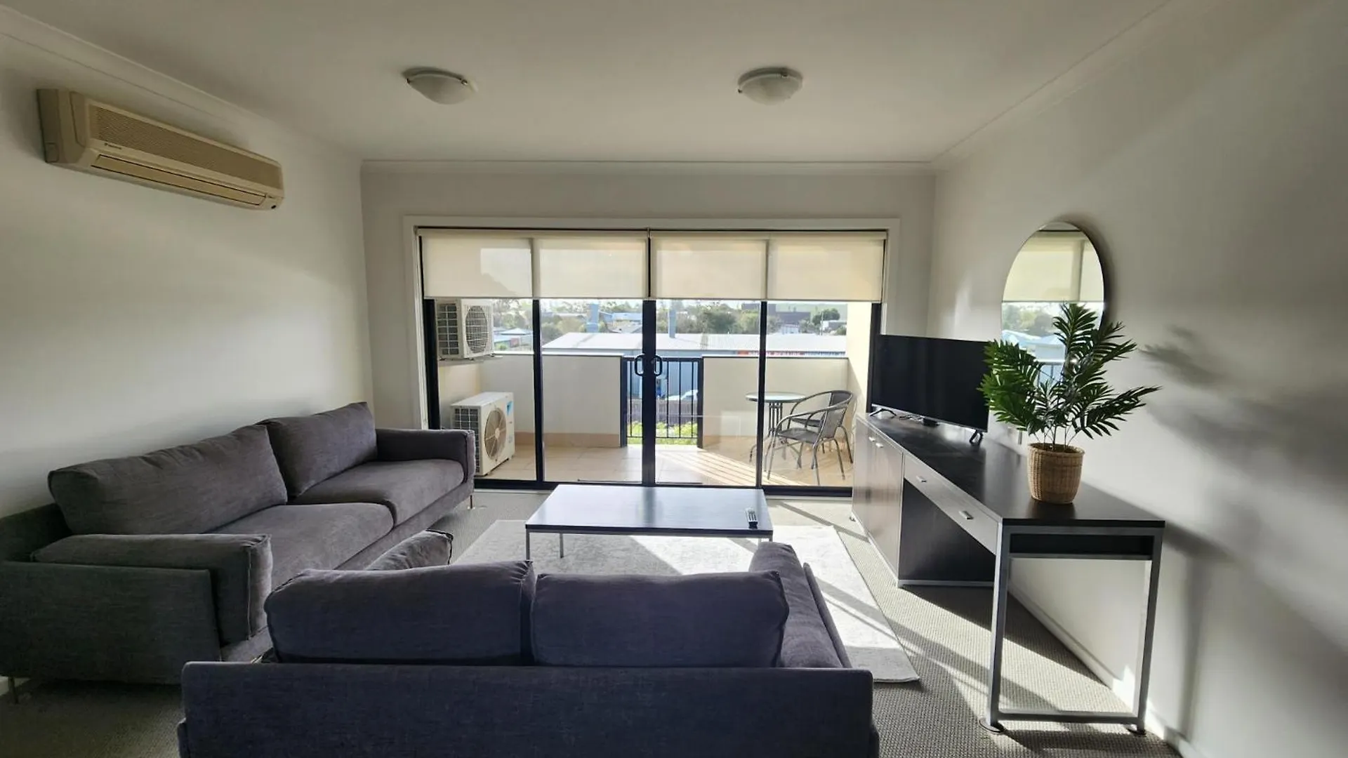 Apartment Oceanic On Thompson *