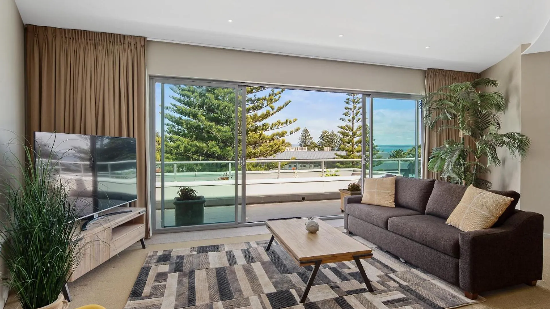 Ocean View Penthouse By Ready Set Apartment Cowes