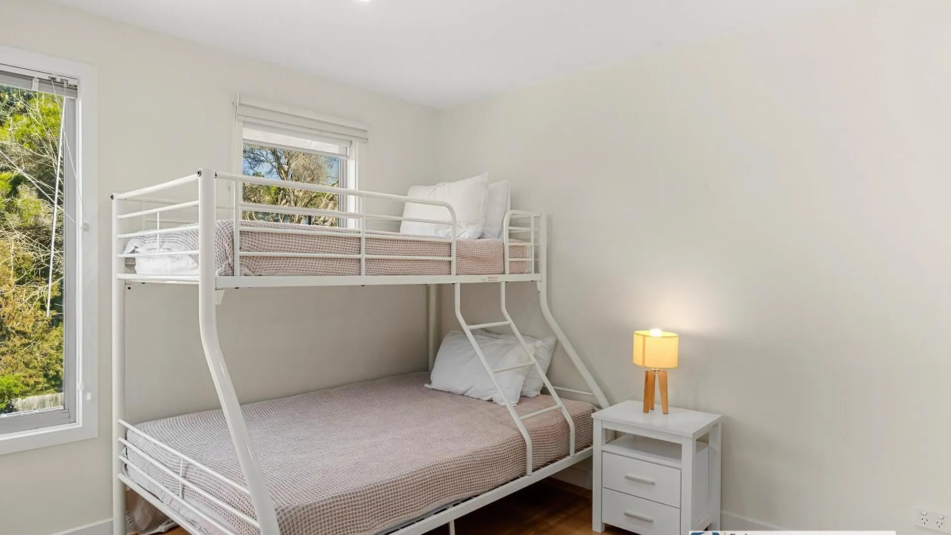 4-6 Broughton Ave, Cowes
