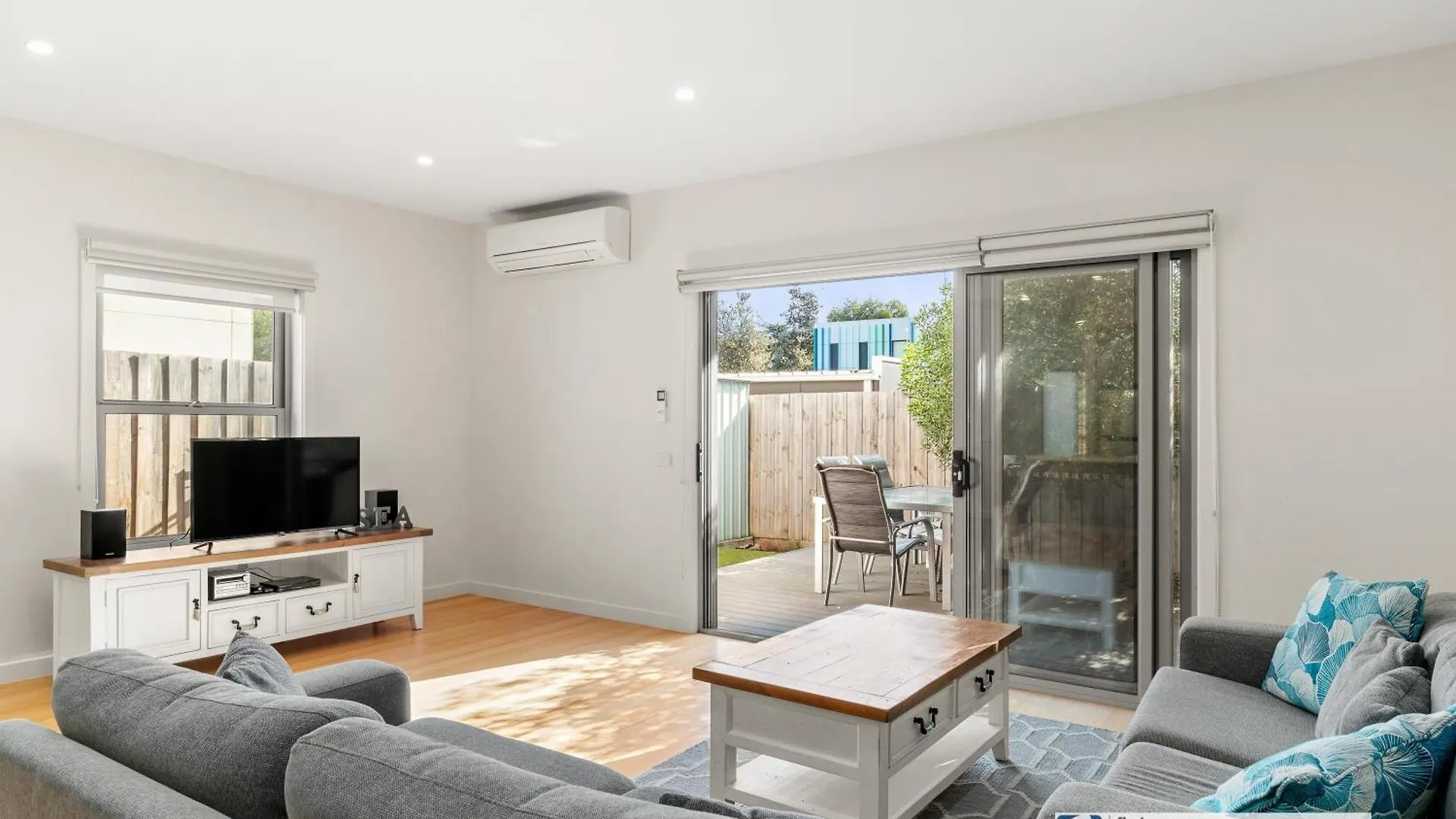 Holiday home 3-6 Broughton Ave, *