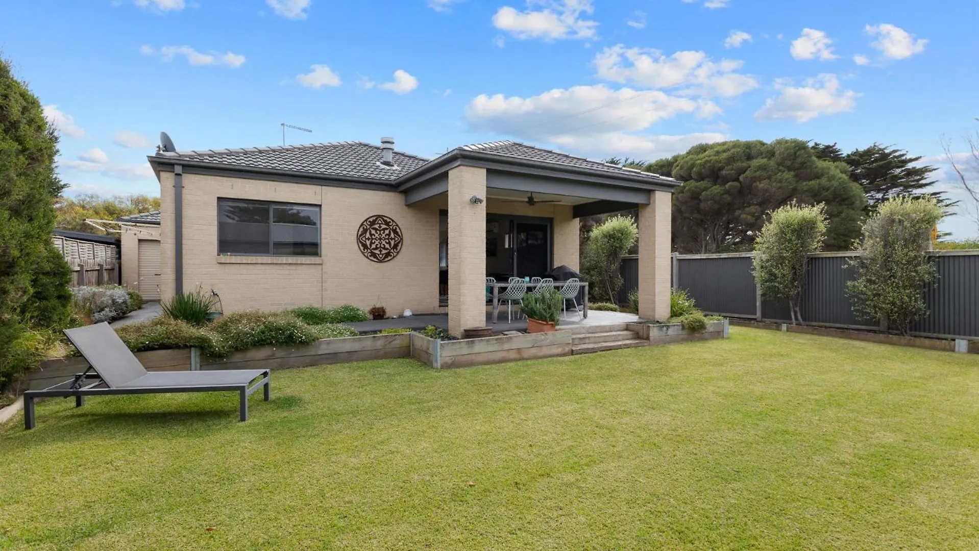 Gemstone At Sunderland Bay * Sunset Strip