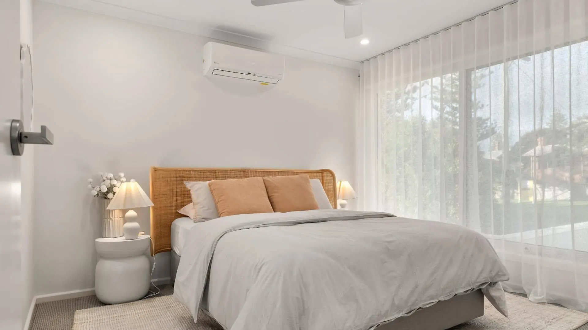 Chic Coastal Retreat 3 Bdr Close To *