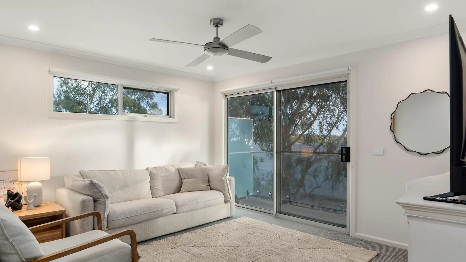 Chic Coastal Retreat 3 Bdr Close To *