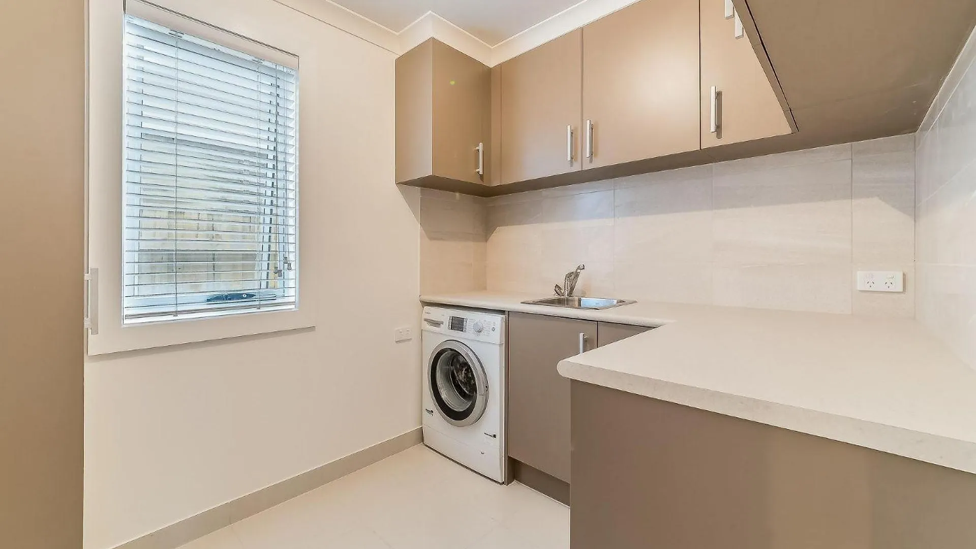 5b Genesta Street, Holiday home