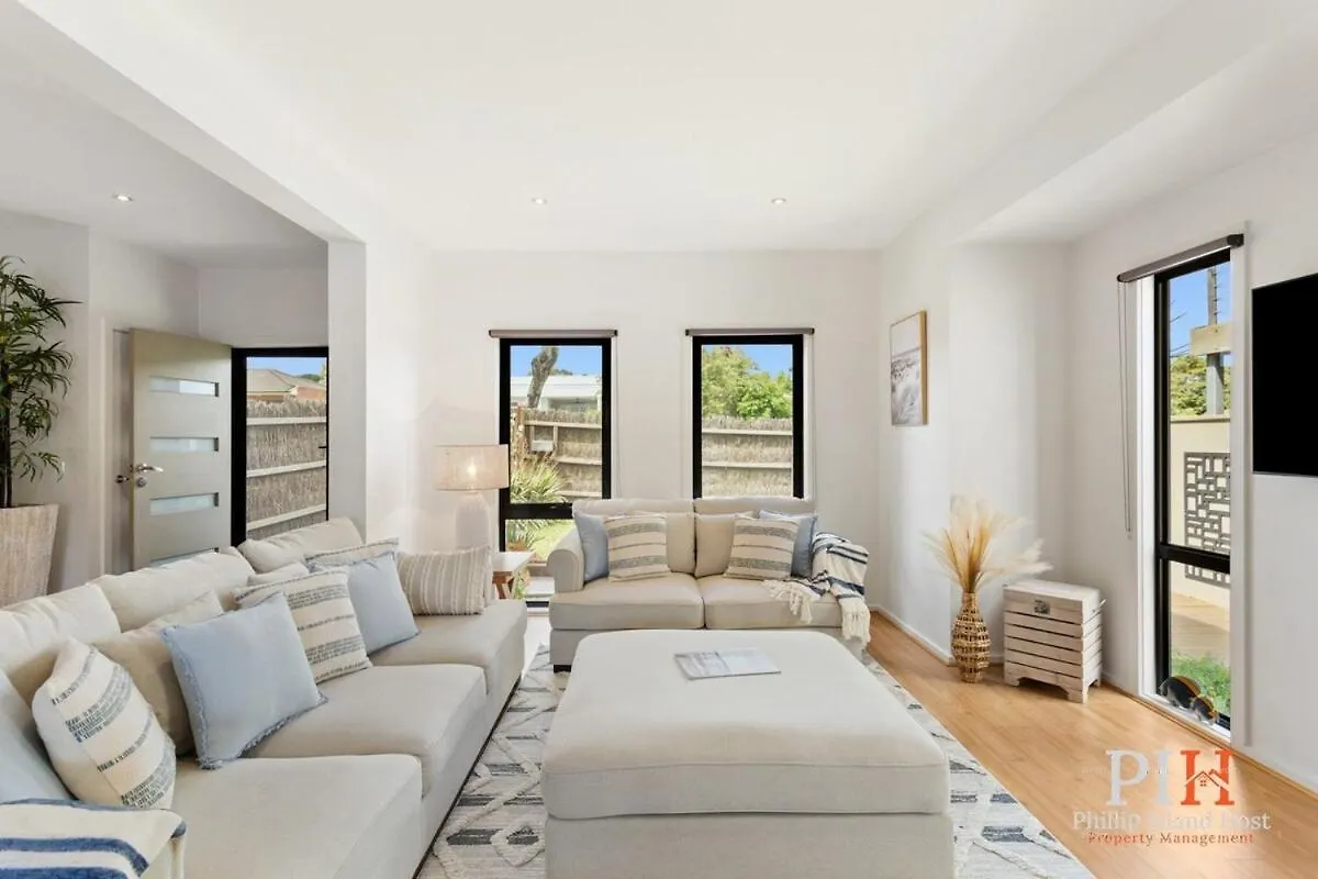 Shearwater Close To Holiday home *