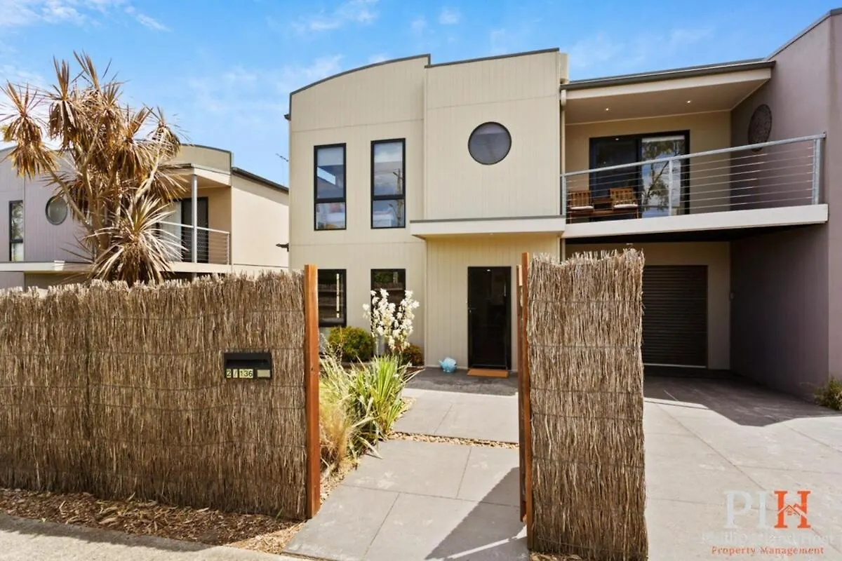 Shearwater Close To Holiday home *