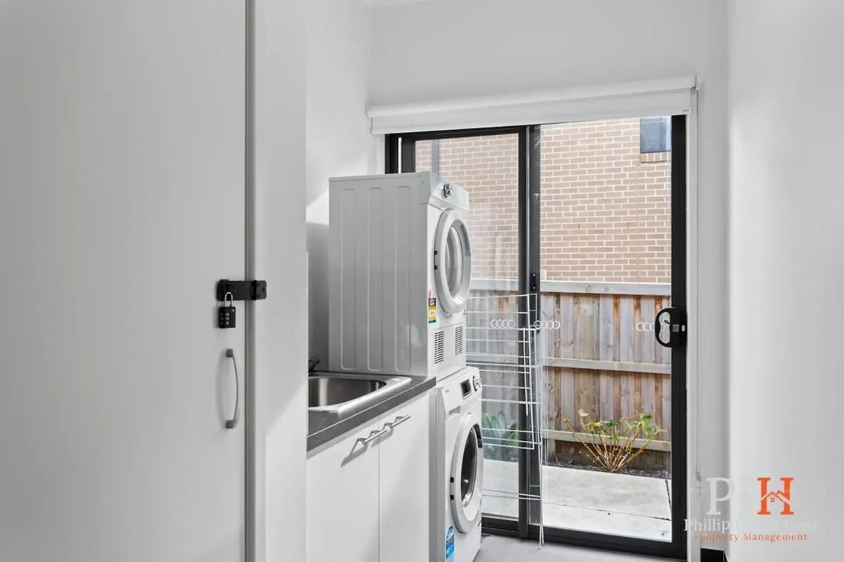 Recently Build 4bdr Family In Quiet Estate Cowes