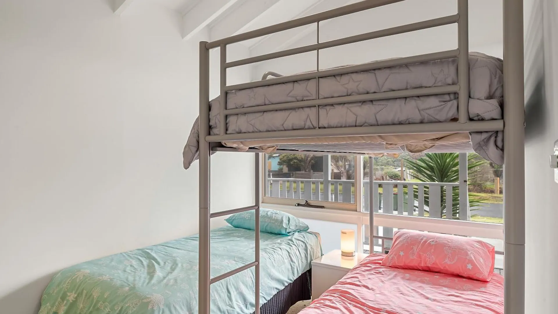 Retreat On Red Rocks Holiday home Cowes
