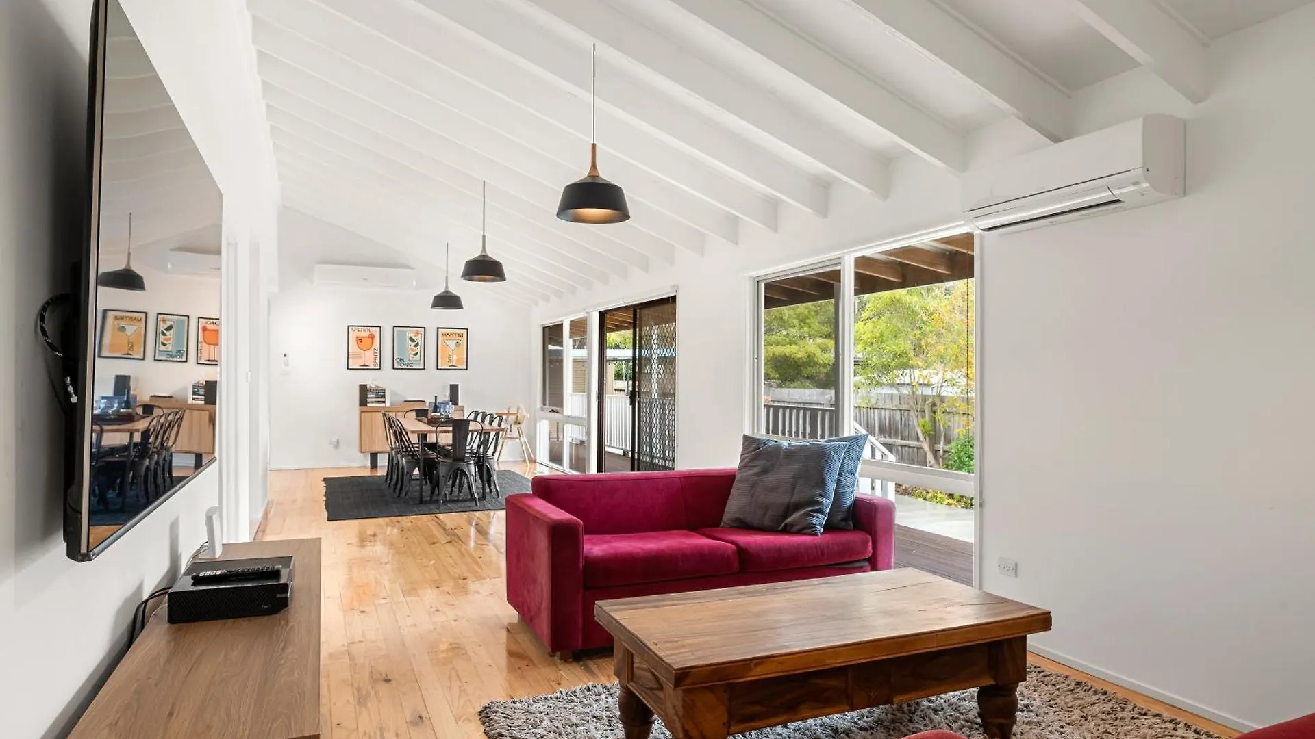 Retreat On Red Rocks * Cowes