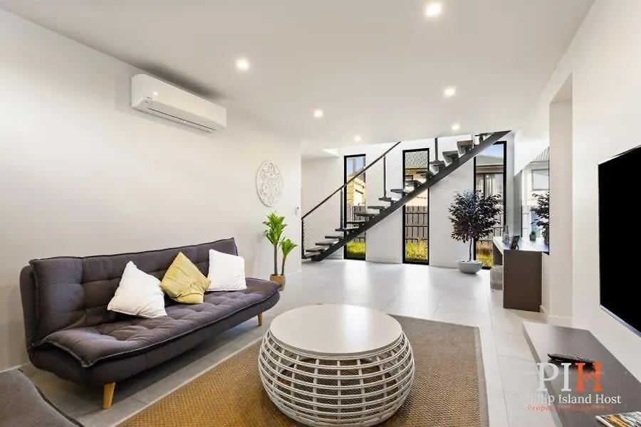Luxurious Close To The * Surf Beach