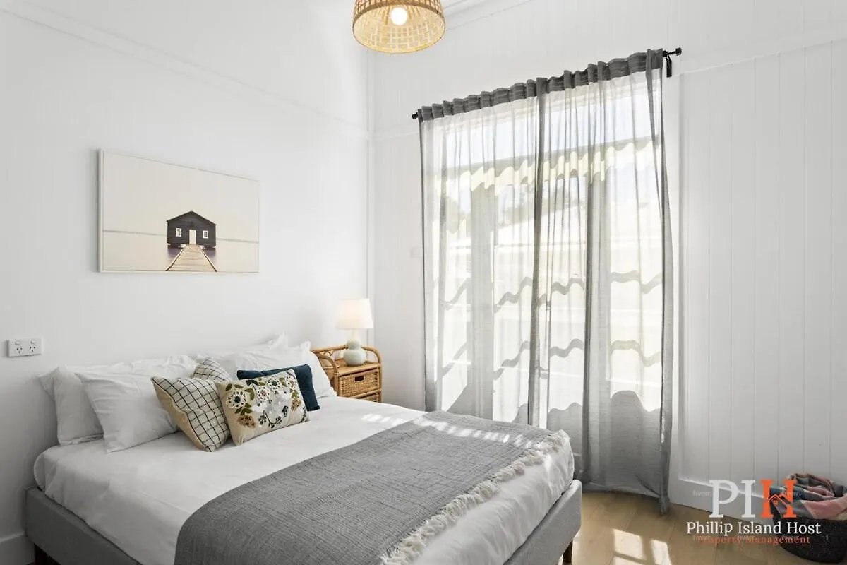 Charming 4 Bedroom Retreat Holiday home