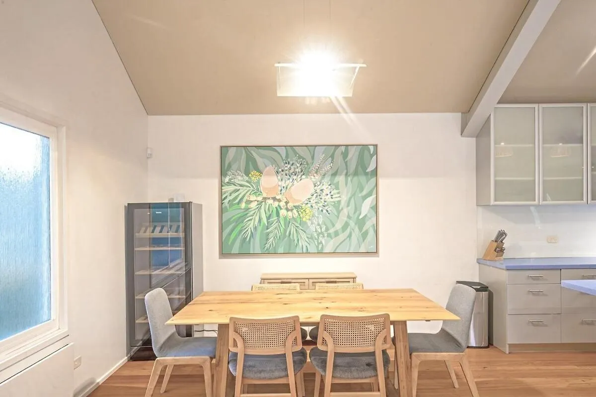 Holiday home Spacious Coastal Retreat 5 Bdr *