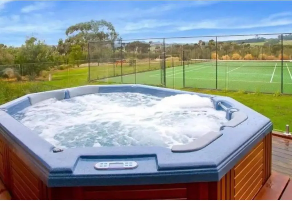 Free Access To Facilities Onsite Bar Pool Gym Vakantiepark